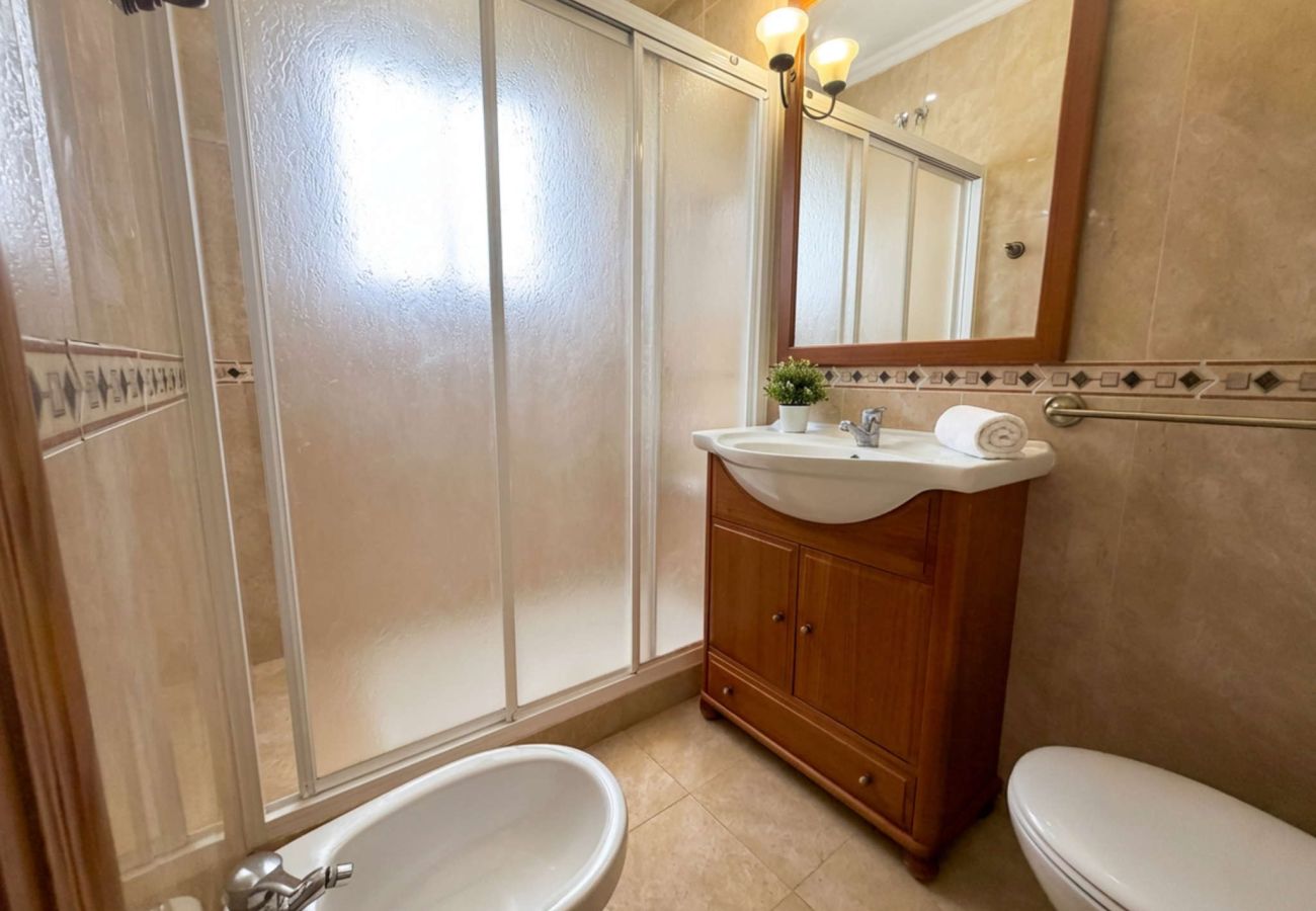 Doppelhaushälfte in Nerja - Casa Chica: Ferienhaus mit privater Dachterrasse in der Calle Cristo, Nerja