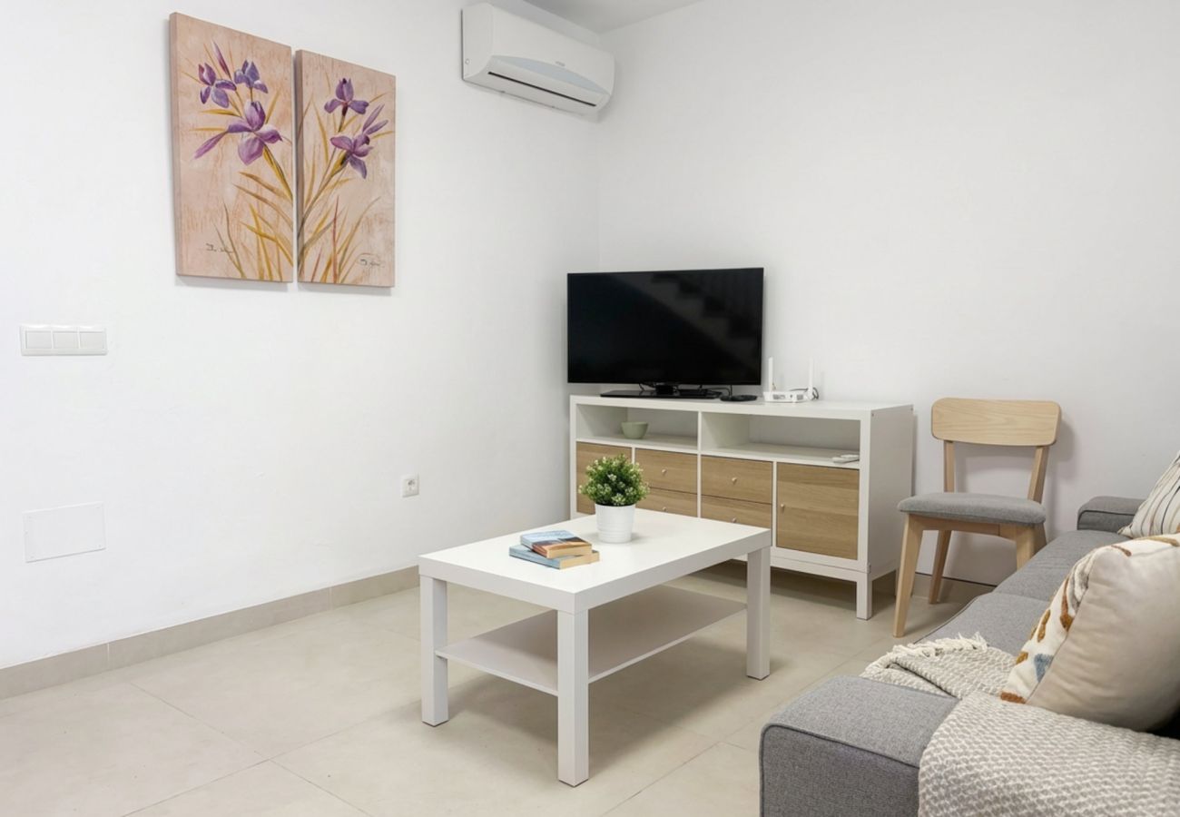 Doppelhaushälfte in Nerja - Casa Chica: Ferienhaus mit privater Dachterrasse in der Calle Cristo, Nerja