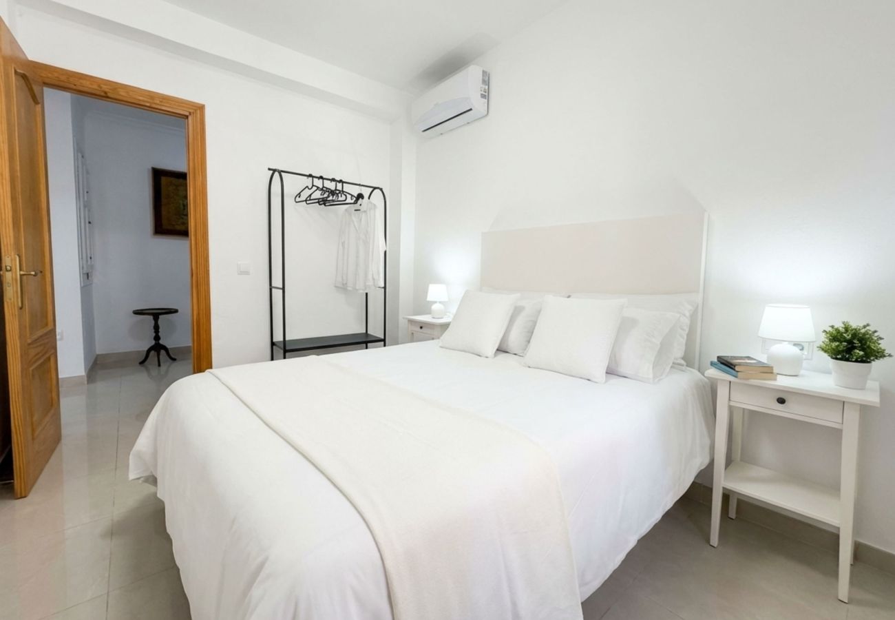 Doppelhaushälfte in Nerja - Casa Chica: Ferienhaus mit privater Dachterrasse in der Calle Cristo, Nerja