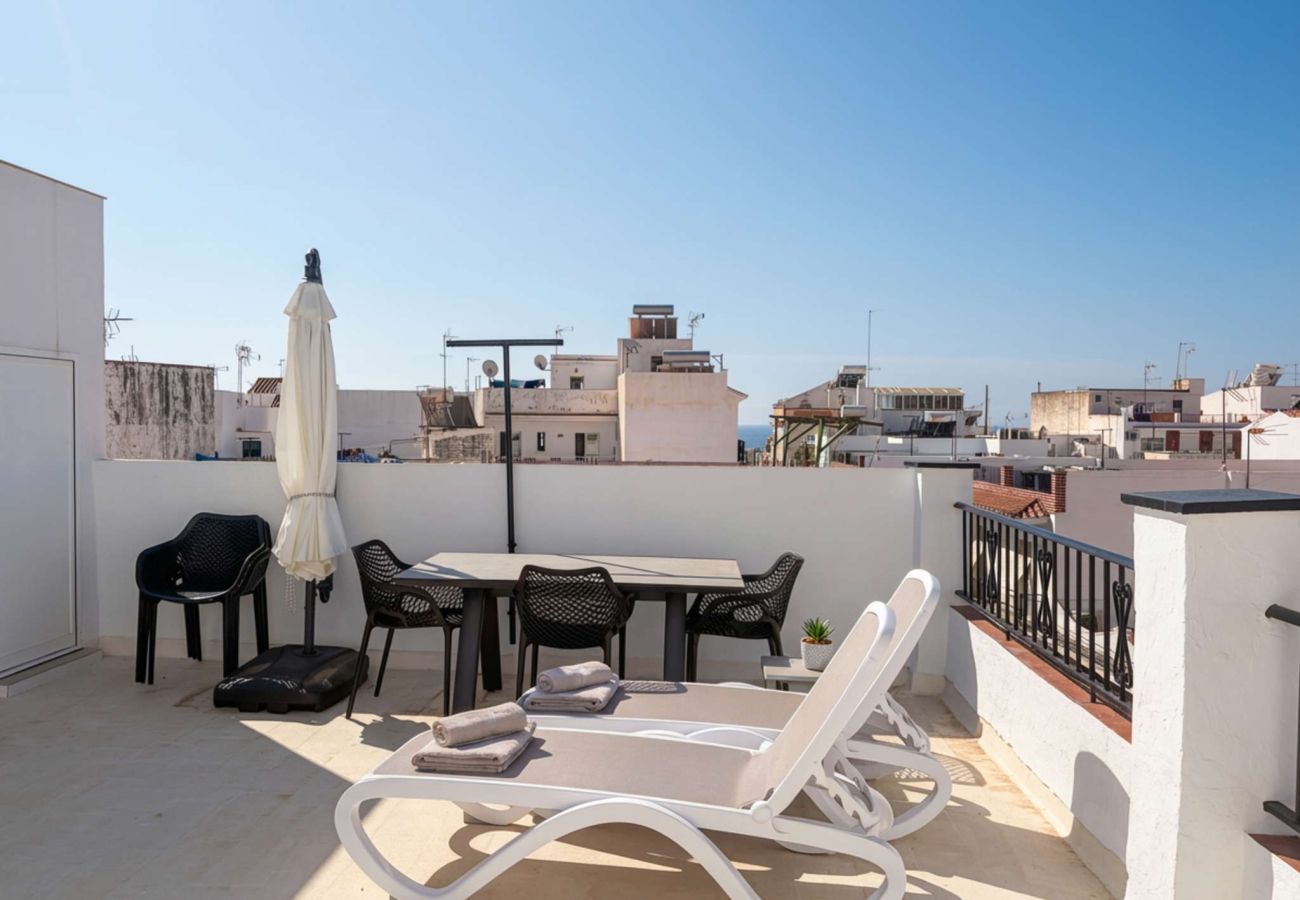Doppelhaushälfte in Nerja - Casa Chica: Ferienhaus mit privater Dachterrasse in der Calle Cristo, Nerja