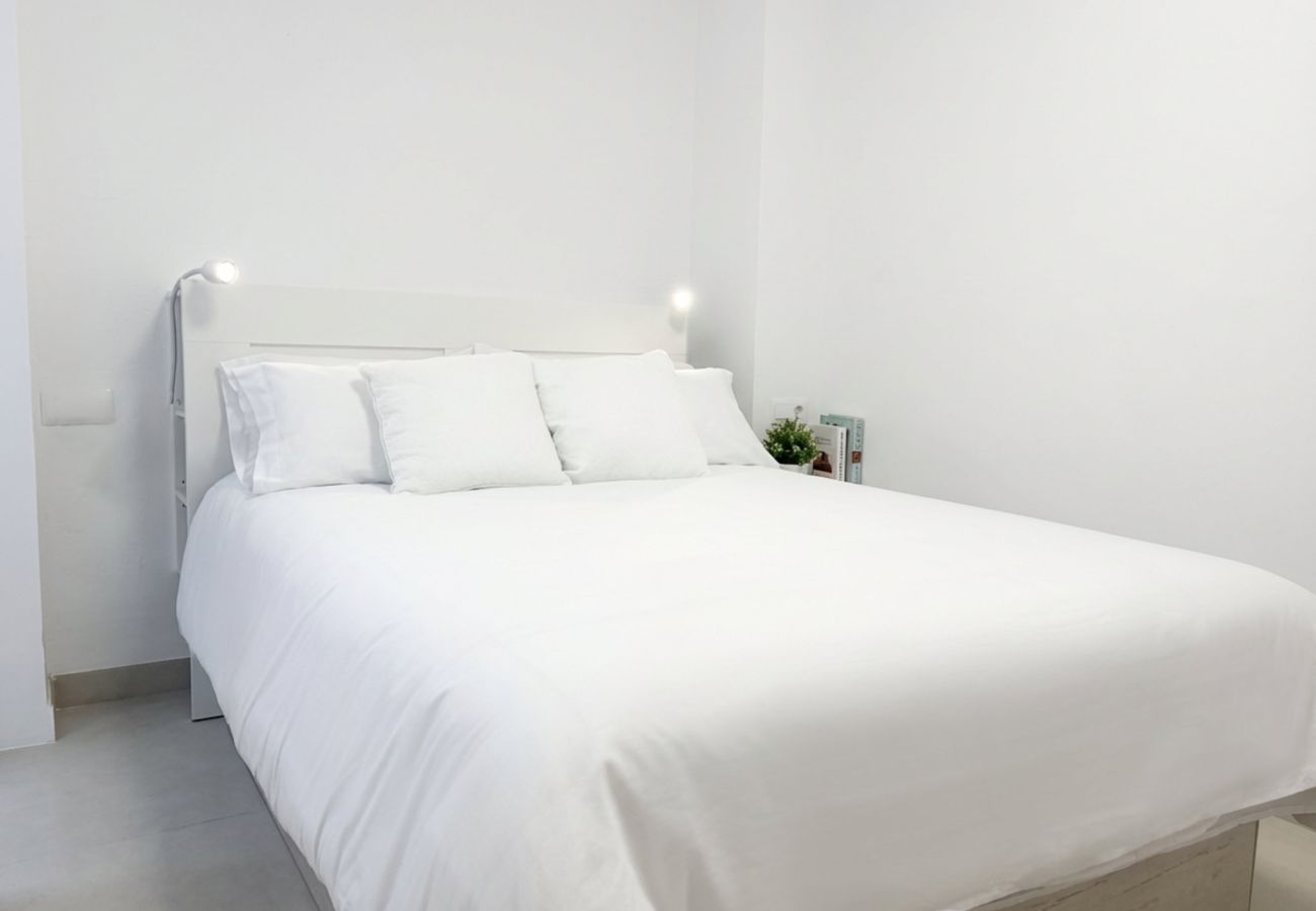 Doppelhaushälfte in Nerja - Casa Chica: Ferienhaus mit privater Dachterrasse in der Calle Cristo, Nerja