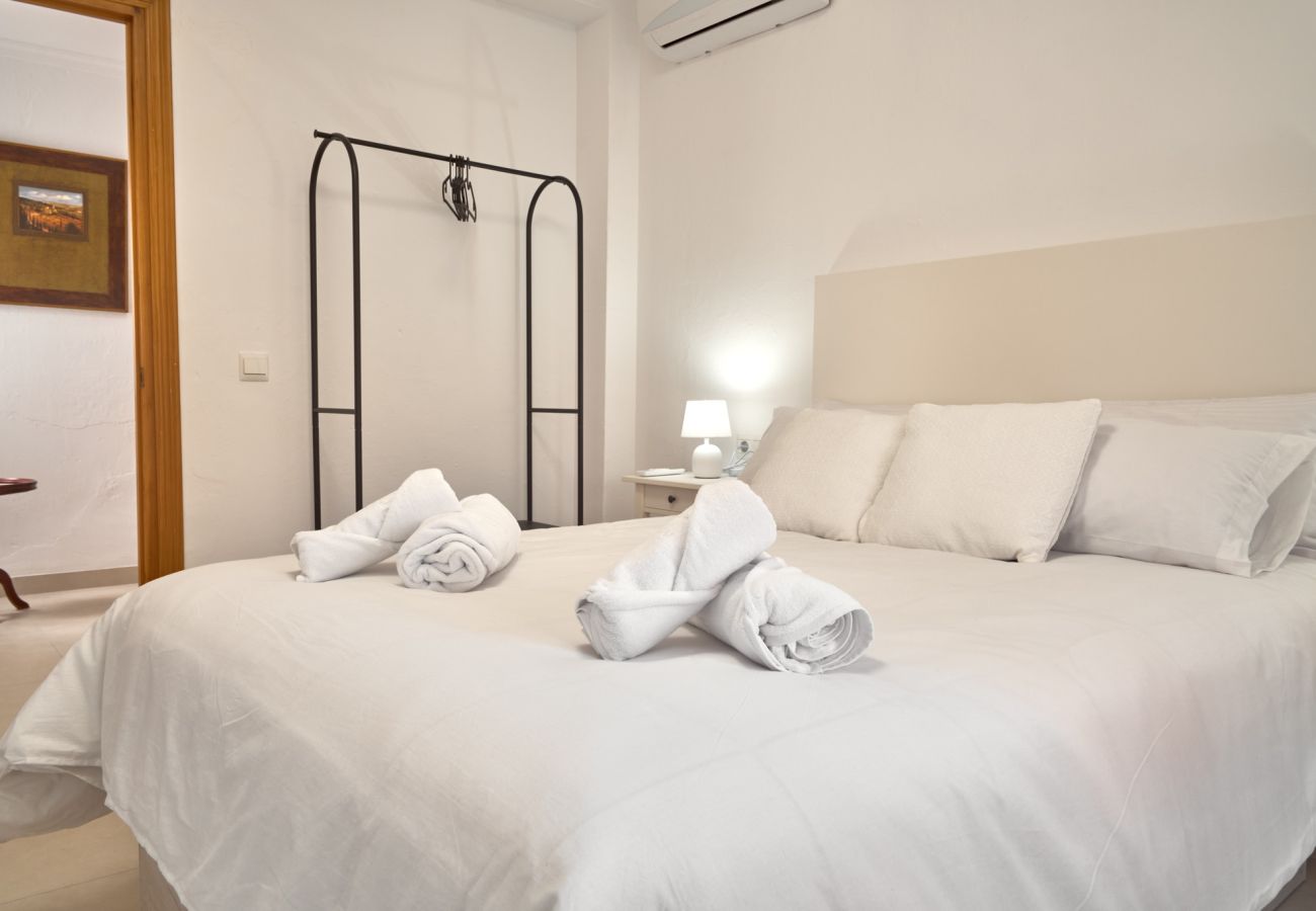 Doppelhaushälfte in Nerja - Casa Chica: Ferienhaus mit privater Dachterrasse in der Calle Cristo, Nerja