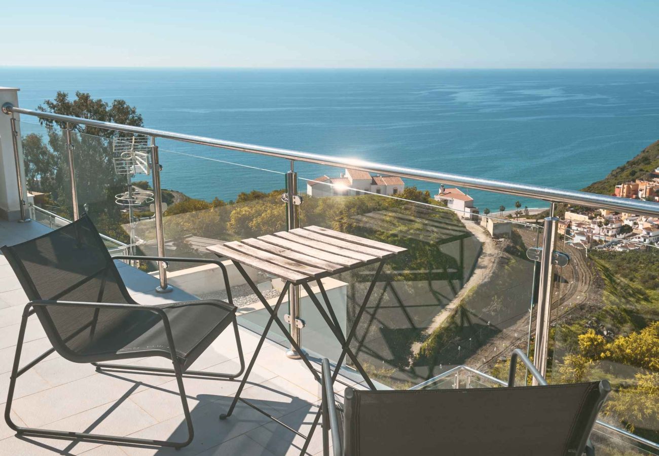 Ferienwohnung in Nerja - Penthouse Balcón del Mar D4: 3 Terrassen & Beheizter Pool