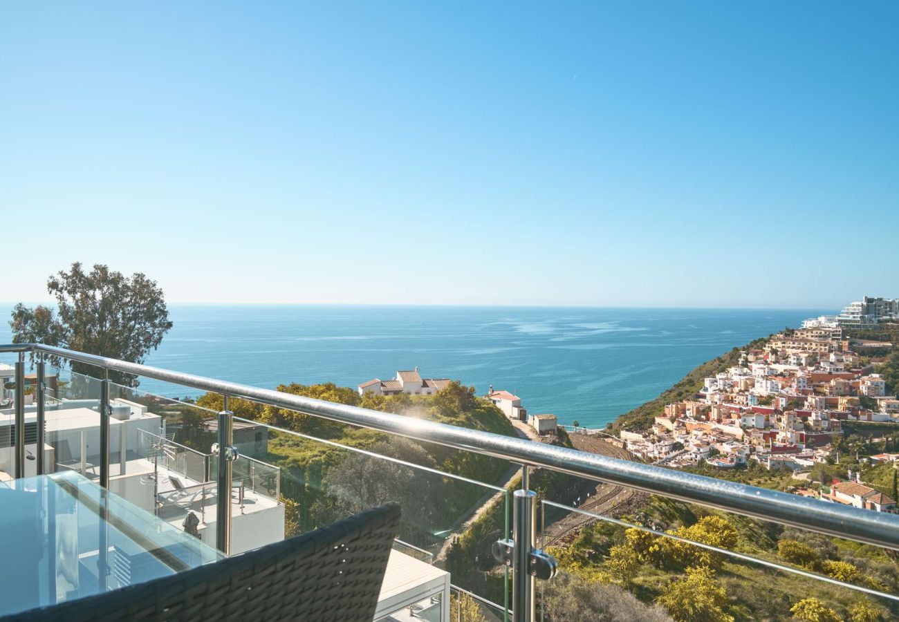 Ferienwohnung in Nerja - Penthouse Balcón del Mar D4: 3 Terrassen & Beheizter Pool