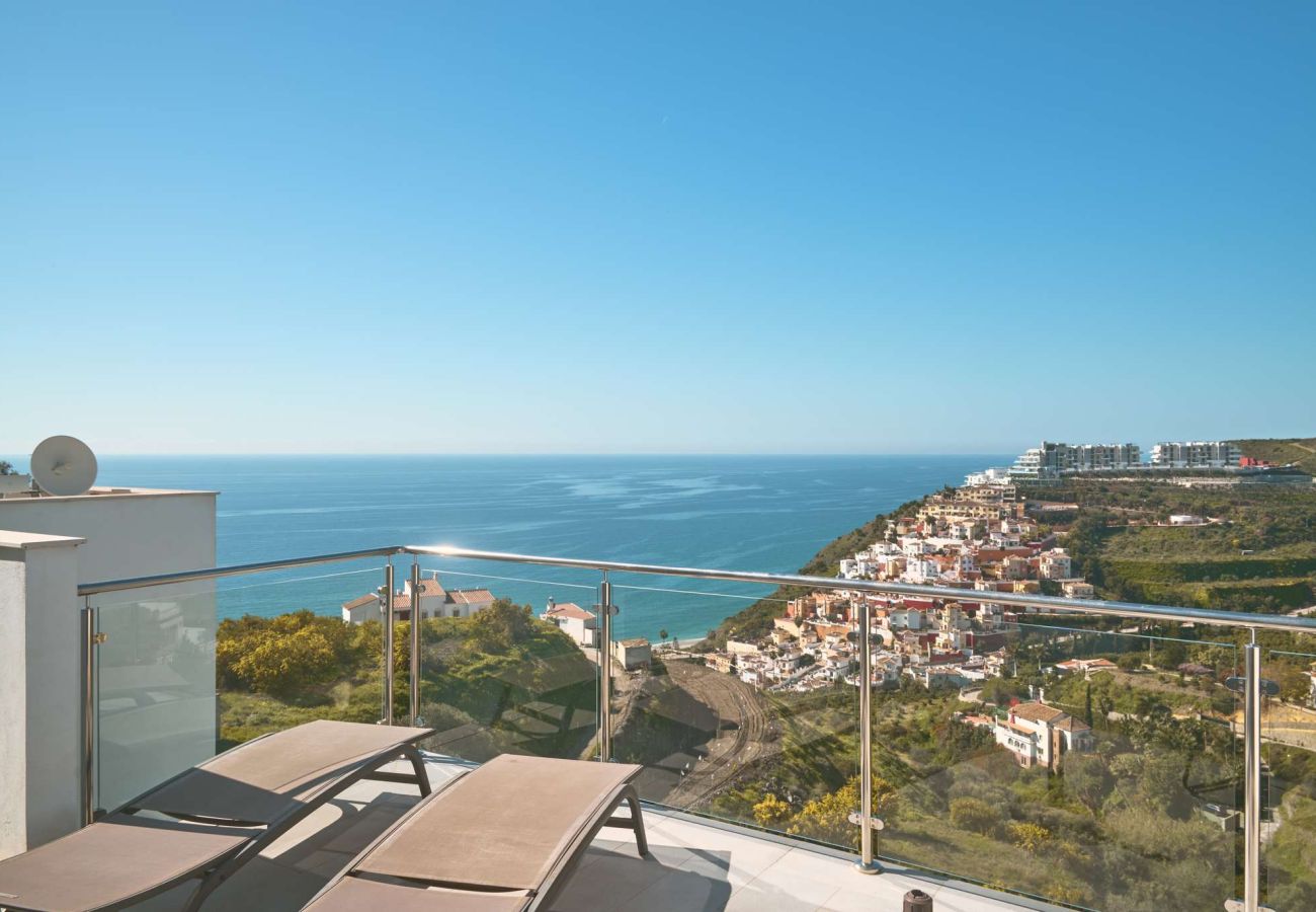 Ferienwohnung in Nerja - Penthouse Balcón del Mar D4: 3 Terrassen & Beheizter Pool