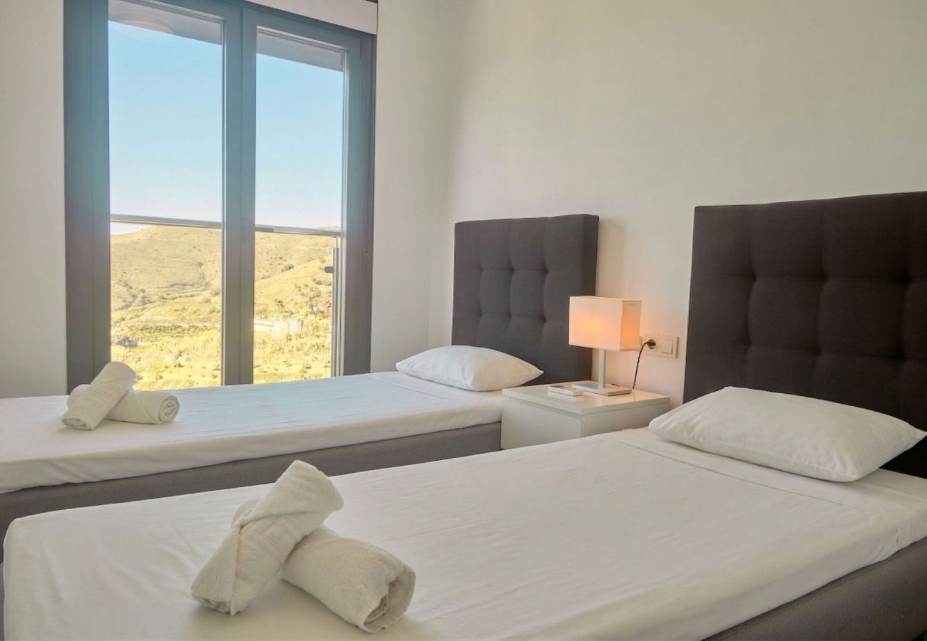 Ferienwohnung in Nerja - Penthouse Balcon del Mar D4: 3 Terrassen & Beheizter Pool in Nerja