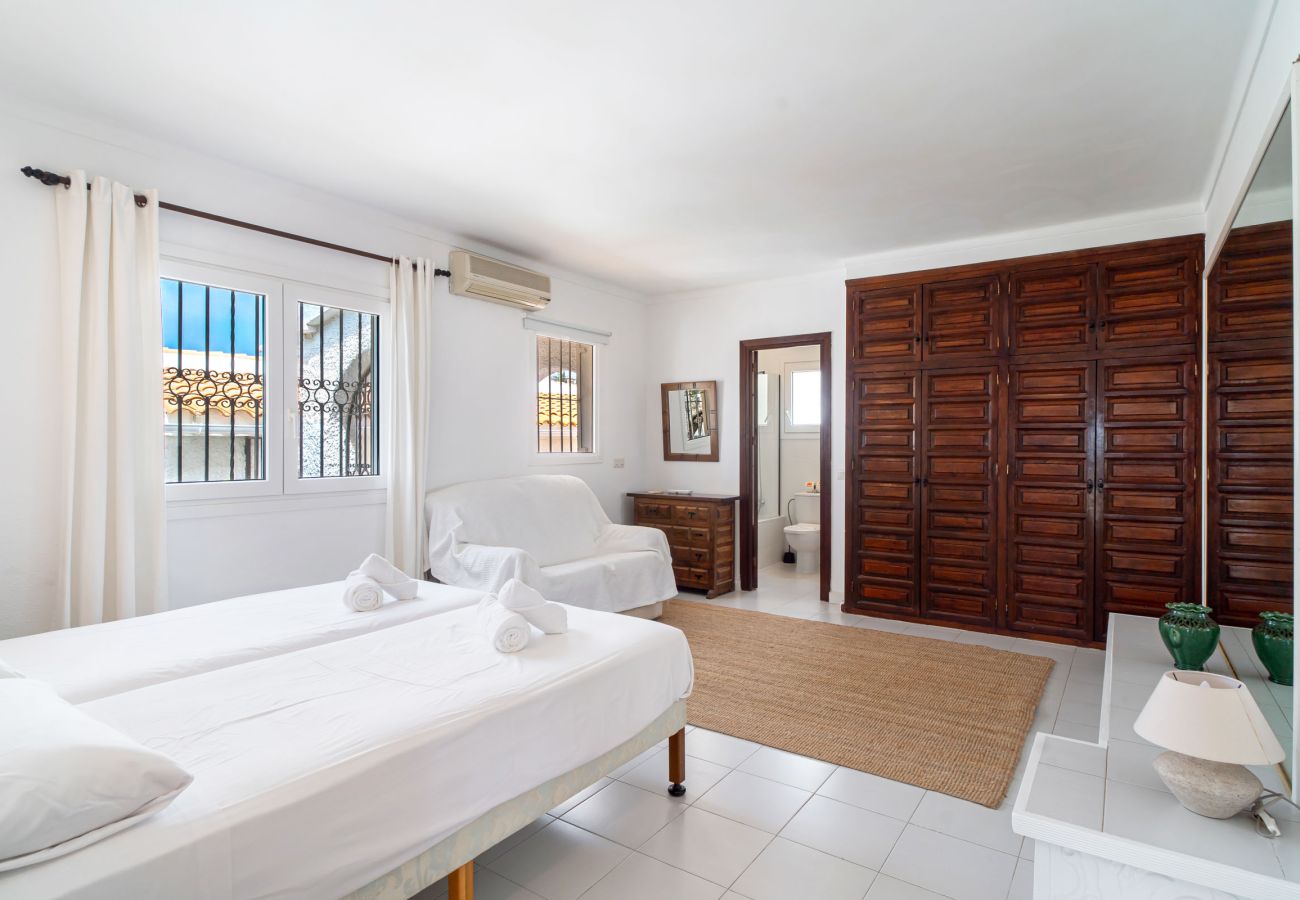 Villa in Nerja - Villa La Casita: Villa mit privatem Pool in Fuente del Badén, Nerja