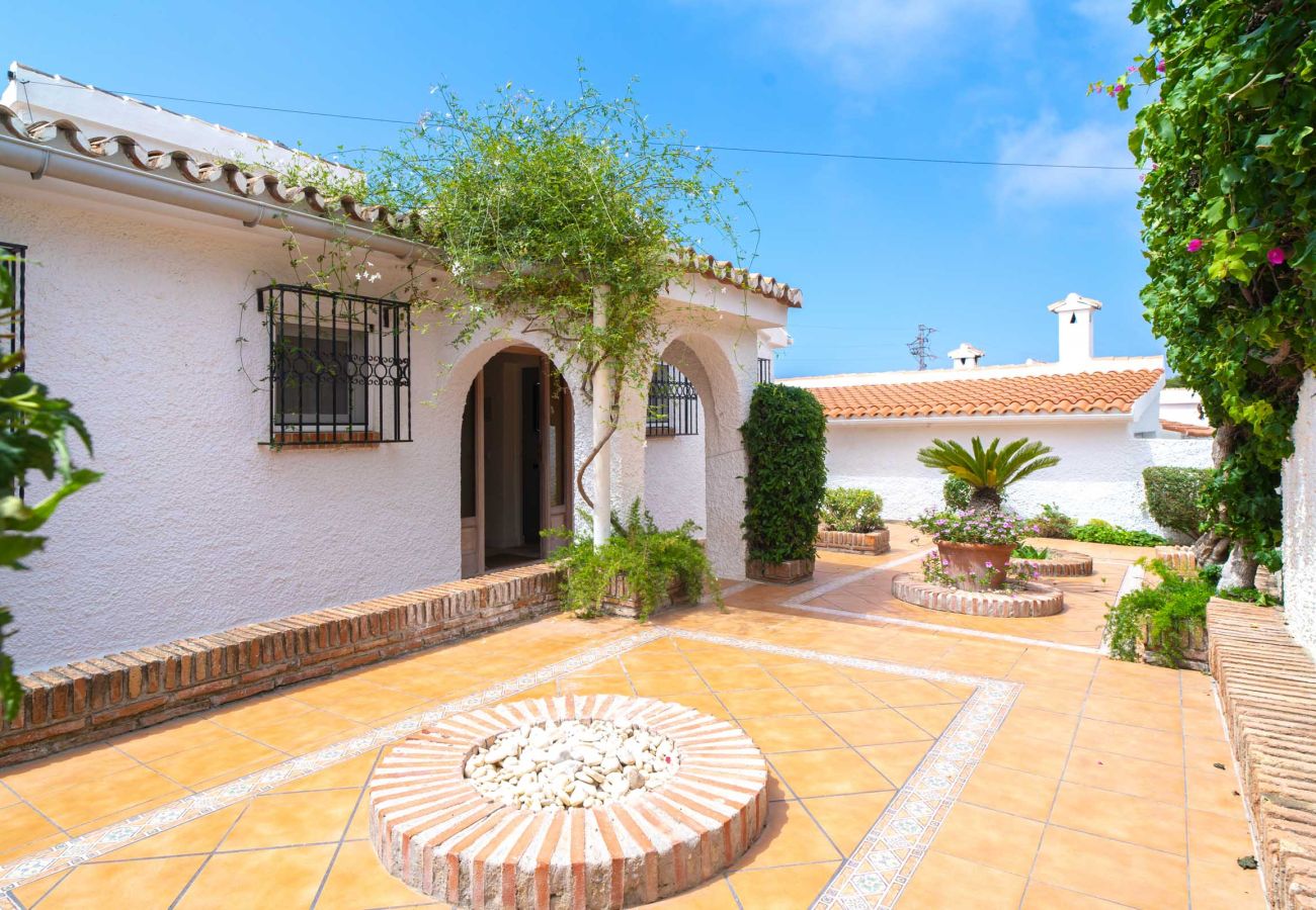 Villa in Nerja - Villa La Casita: Villa mit privatem Pool in Fuente del Badén, Nerja