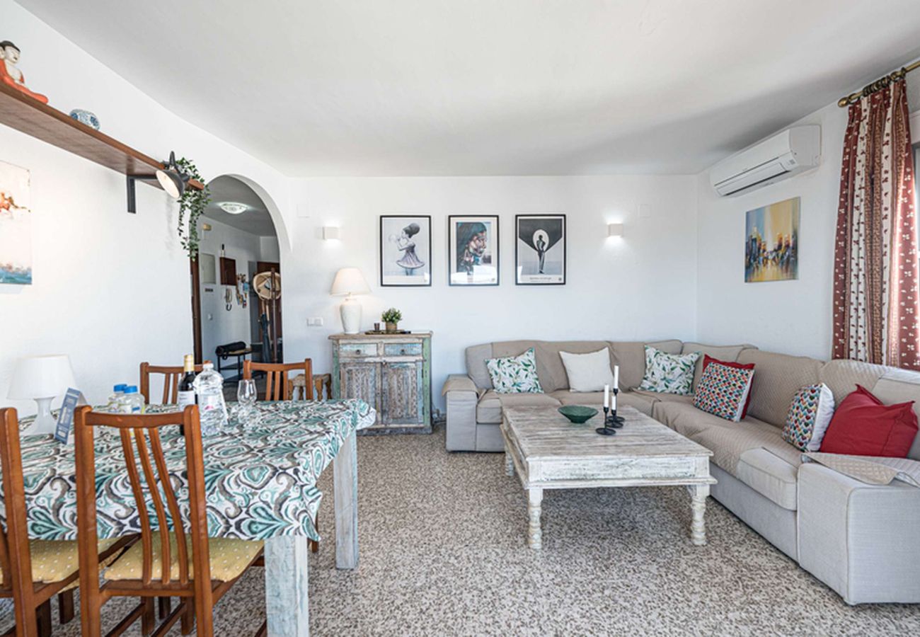 Helles Wohn-Esszimmer, Albaida II 2B Playa Torrecilla Nerja