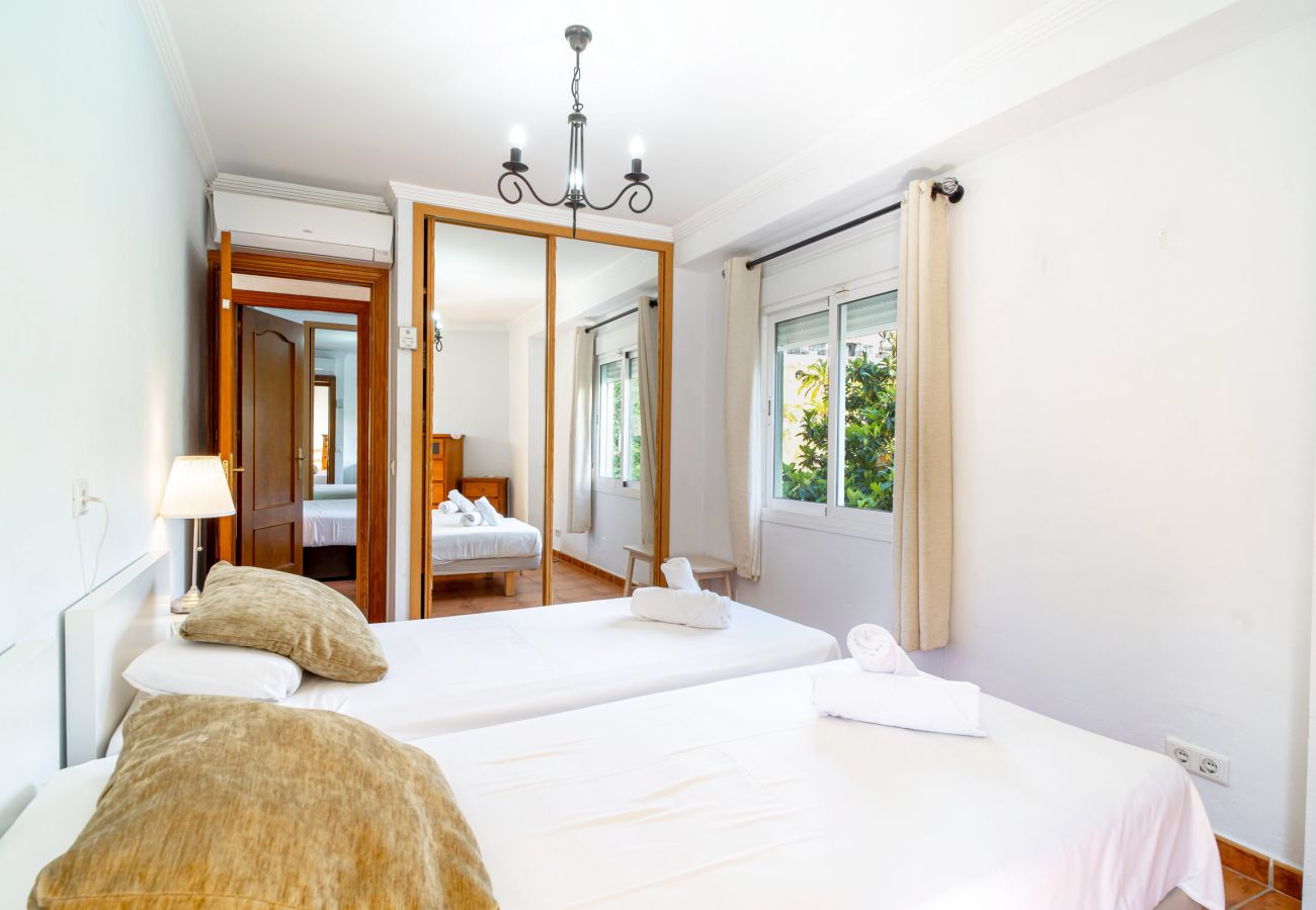 Ferienwohnung in Nerja - Tahiti 2 7: Familienwohnung für 4 Personen am Strand von Burriana in Nerja