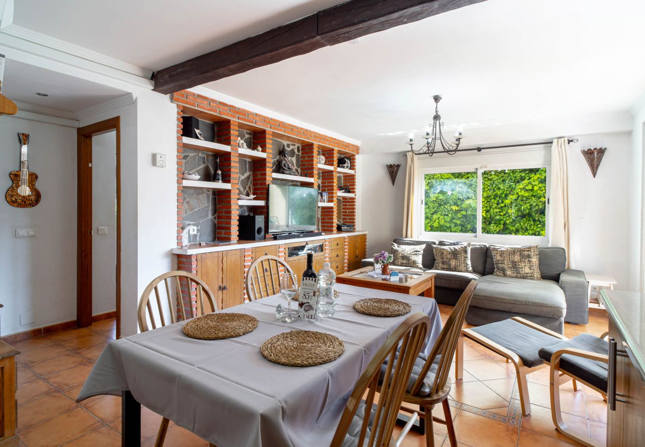 Ferienwohnung in Nerja - Tahiti 2 7: Familienwohnung für 4 Personen am Strand von Burriana in Nerja