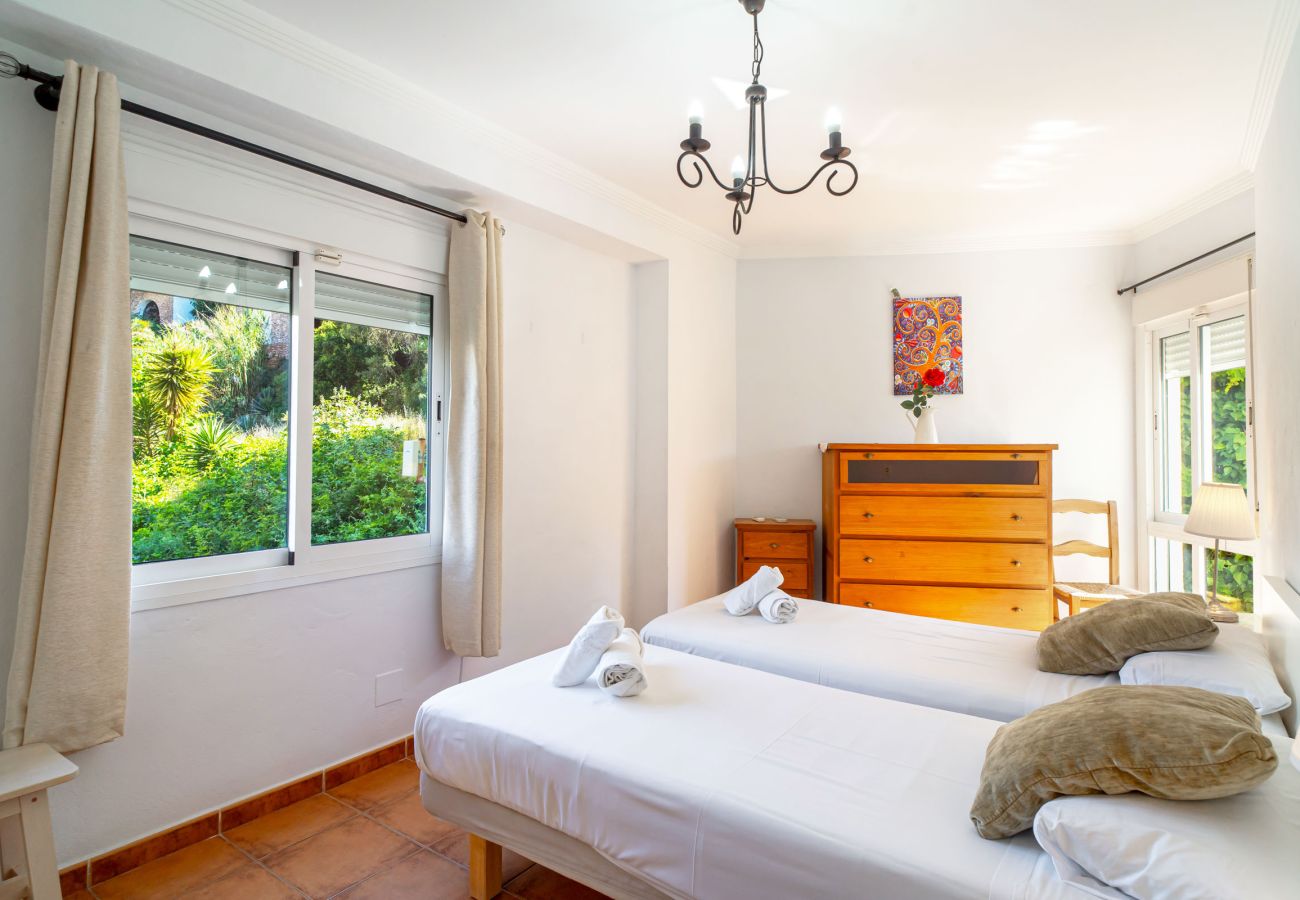 Ferienwohnung in Nerja - Tahiti 2 7: Familienwohnung für 4 Personen am Strand von Burriana in Nerja