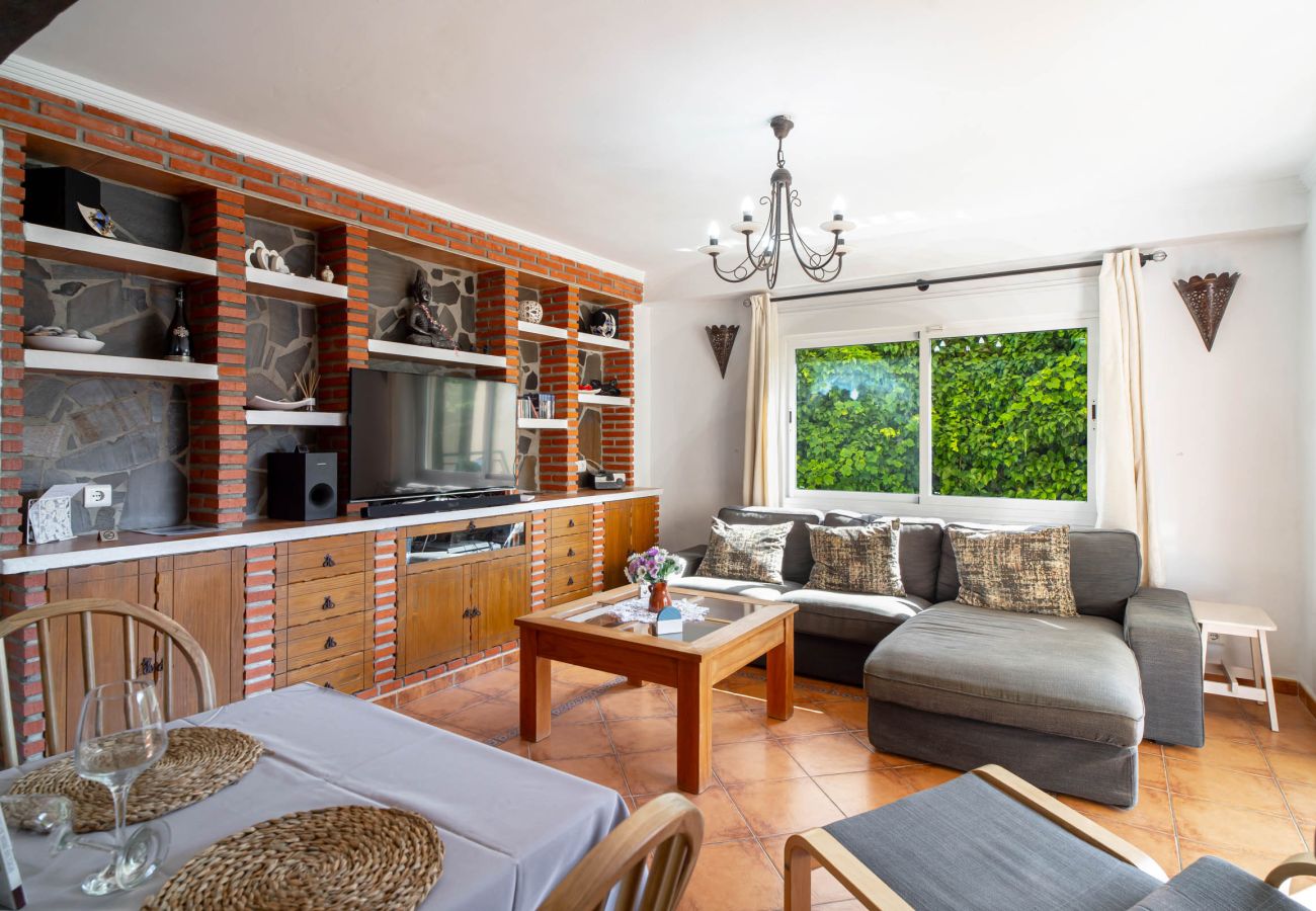 Ferienwohnung in Nerja - Tahiti 2 7: Familienwohnung für 4 Personen am Strand von Burriana in Nerja