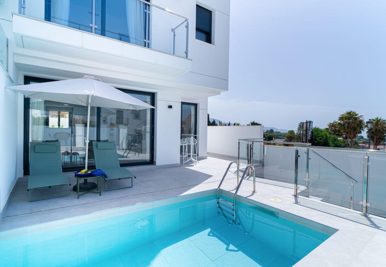 Privater Pool im mexikanischen Stil in der Luxusvilla Casa Mezcal in Nerja