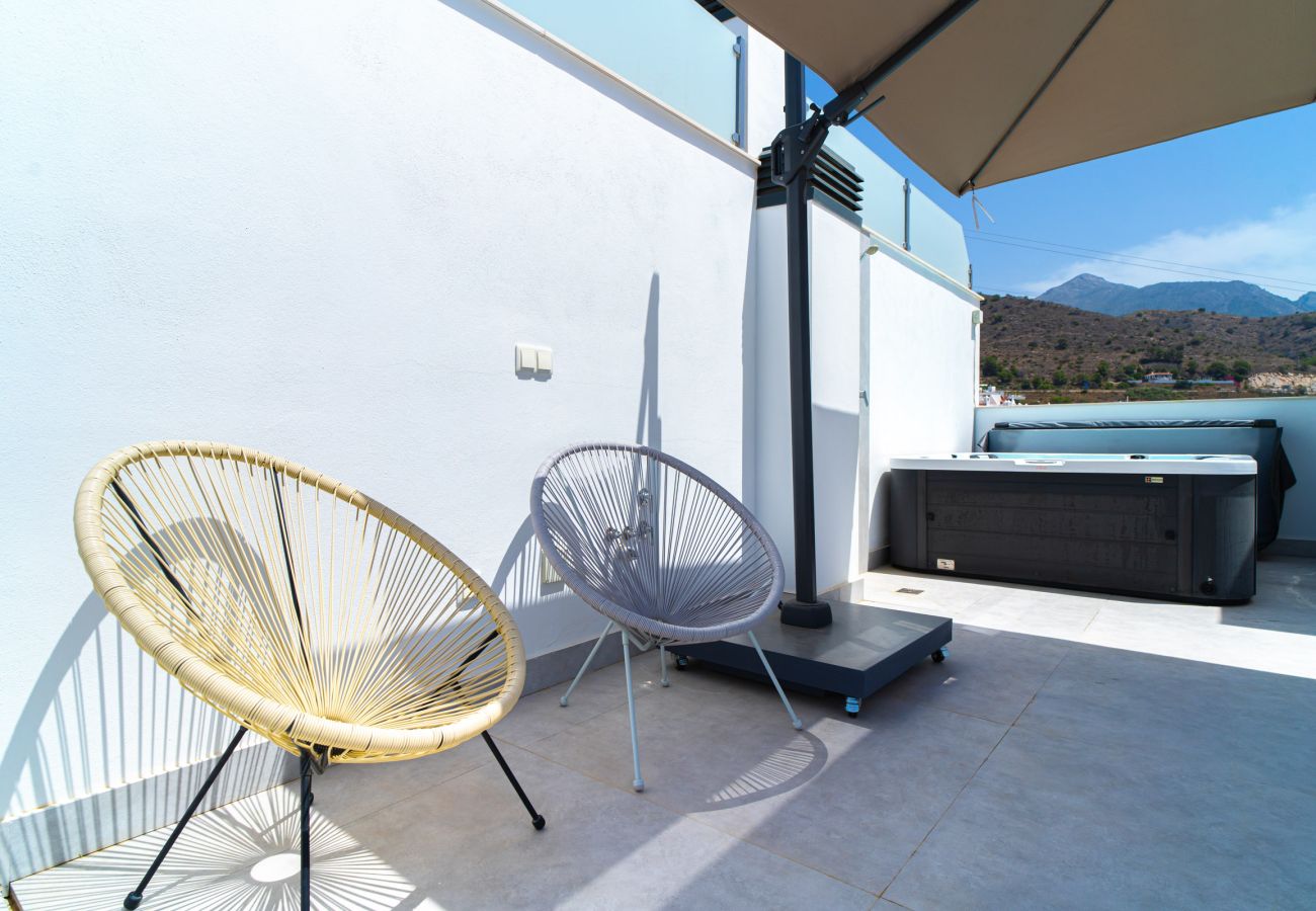 Villa in Nerja - Casa Mezcal – Villa für 4 Personen mit privatem Pool und Whirlpool in Nerja