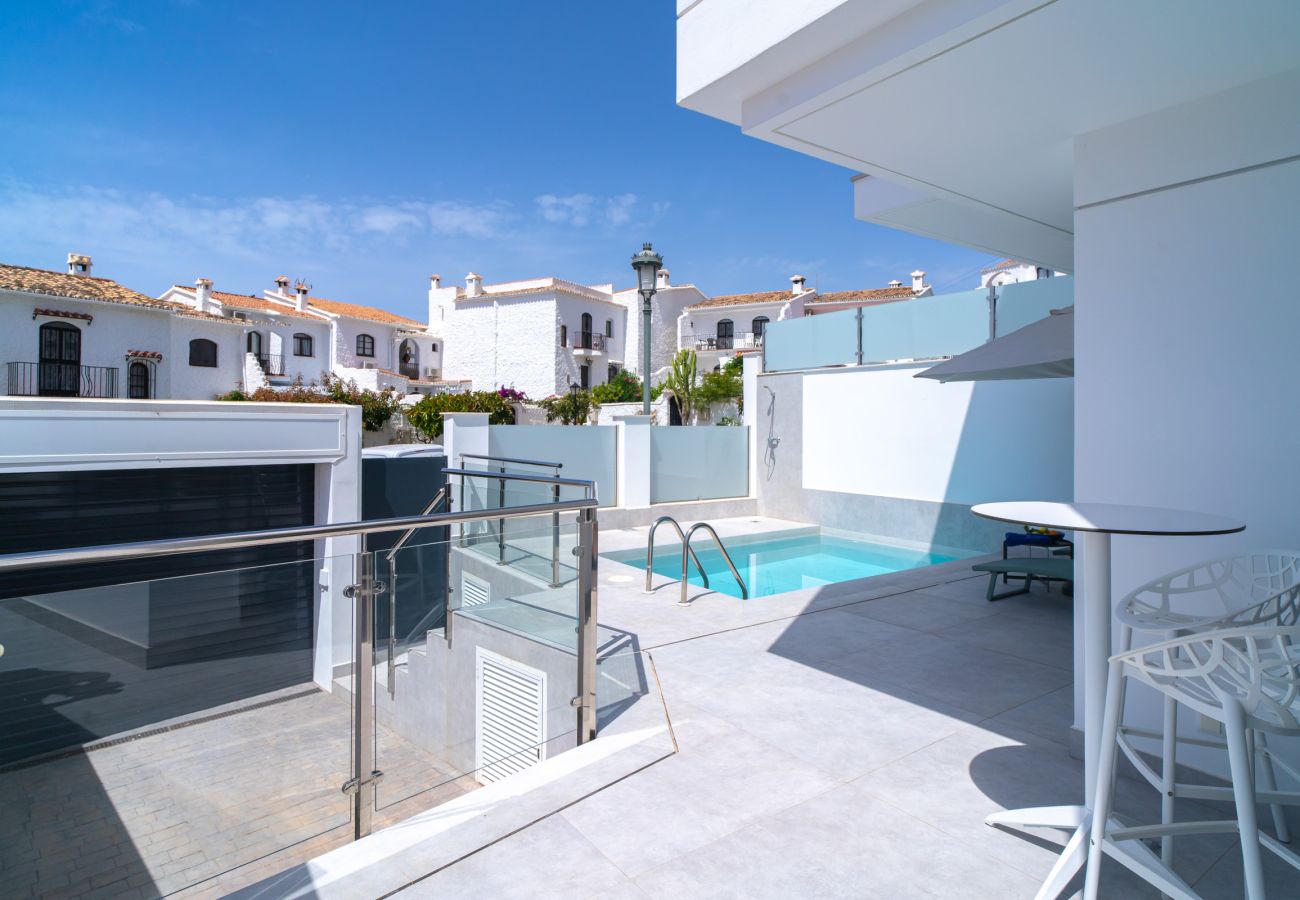 Villa in Nerja - Casa Mezcal – Villa für 4 Personen mit privatem Pool und Whirlpool in Nerja