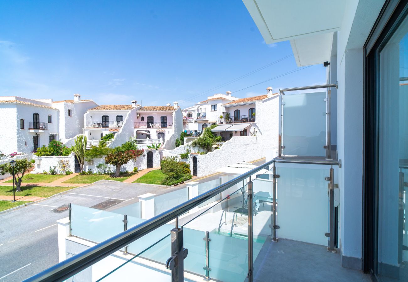 Villa in Nerja - Casa Mezcal – Villa für 4 Personen mit privatem Pool und Whirlpool in Nerja