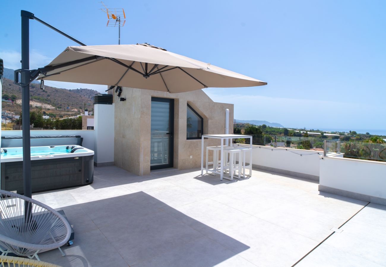 Villa in Nerja - Casa Mezcal – Villa für 4 Personen mit privatem Pool und Whirlpool in Nerja