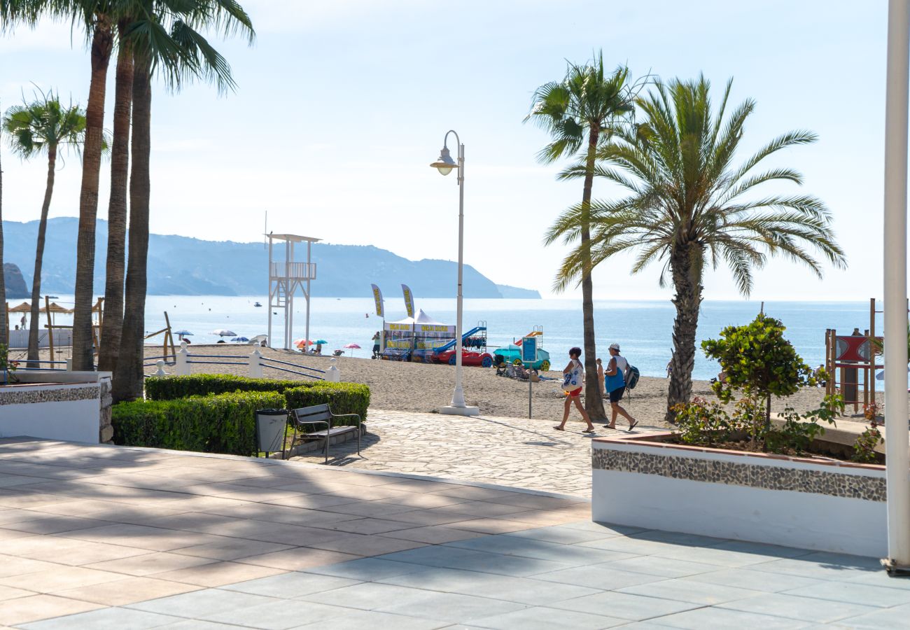 Strand Burriana – Urlaub in Nerja mit Casasol